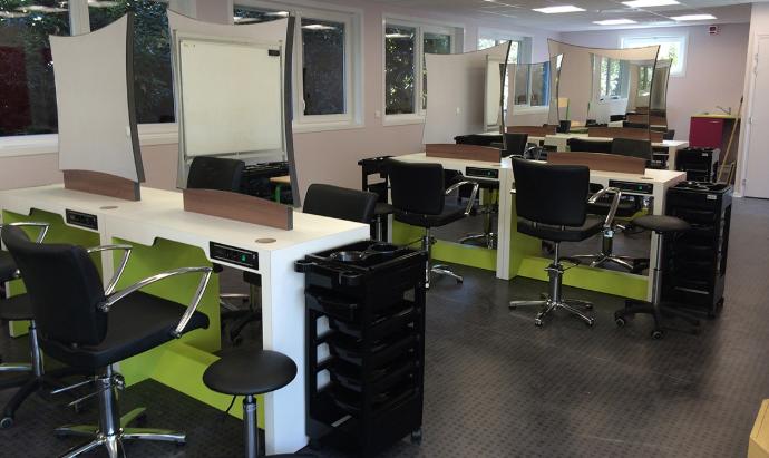 Mobilier de formation coiffure